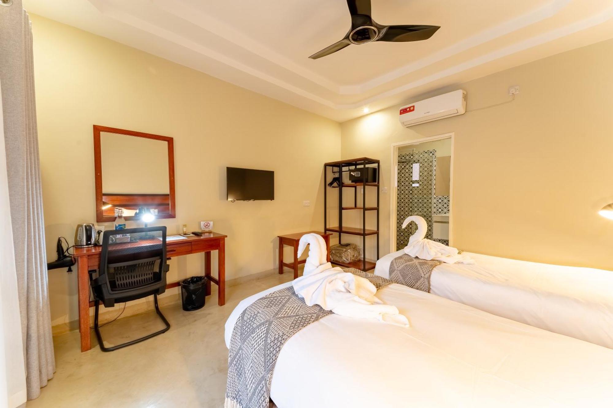 The Shrub Lodge Victoria Falls Ngoại thất bức ảnh