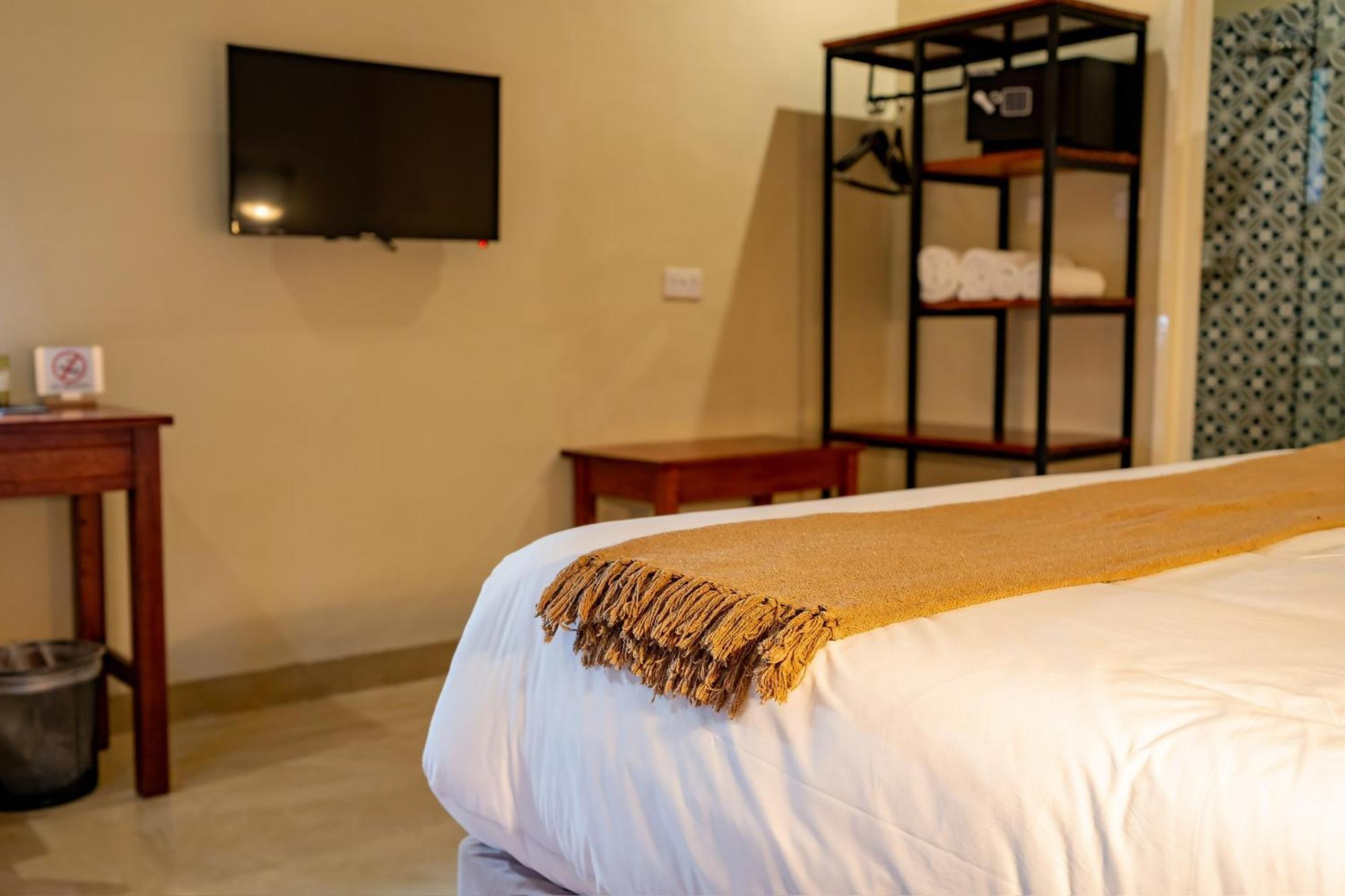 The Shrub Lodge Victoria Falls Ngoại thất bức ảnh